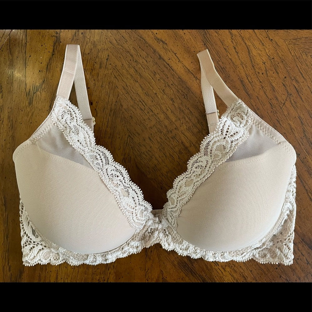 NWOT Natori Feathers Underwire Bra 34D Nude